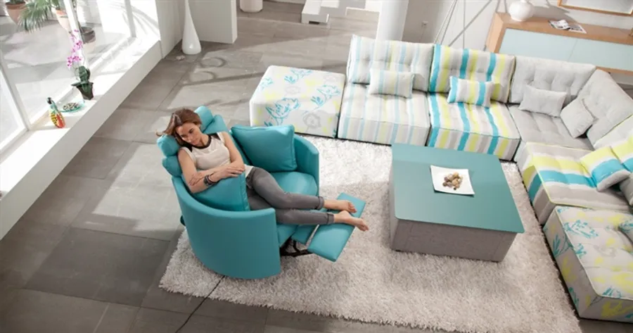 Salón con sofás de diseño